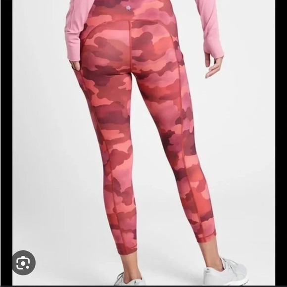 ATHLETA ULTIMATE STASH CAMO 7/8 TIGHT - Picture 1 of 6